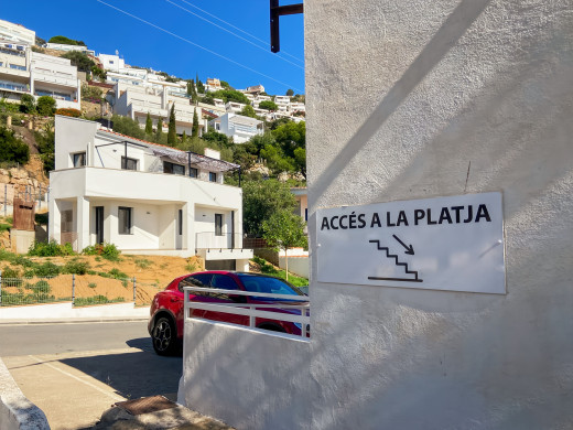 Maison neuve vue mer à Canyelles, vendue clés en main