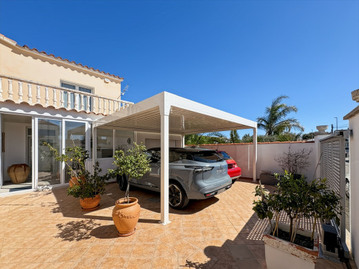 Maison avec piscine et garage à Empuriabrava