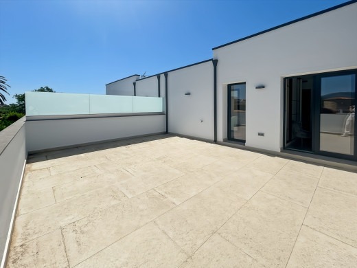Casa con piscina y garaje en Empuriabrava