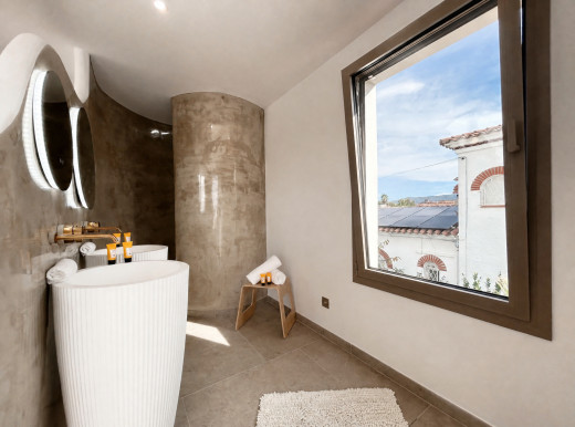 Obra nueva con amarre en Empuriabrava