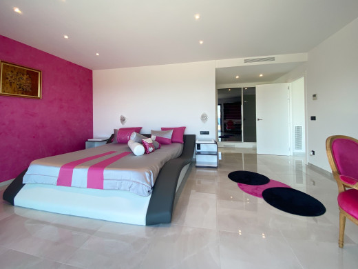 Luxury villa with impressive sea views on the first line in Llançà