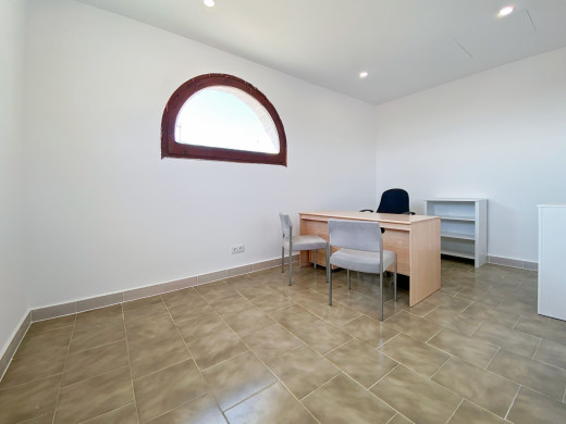 Belle maison avec piscine dans un quartier calme à Mas Boscà, Roses
