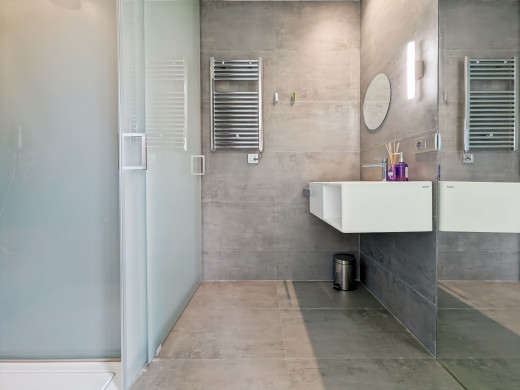 Villa with golf views in Peralada, swimming pool and lift