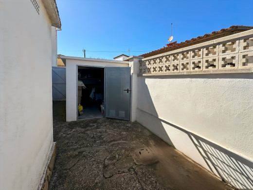 Maison à 100 m de la plage de Riells, avec jardin et terrasses