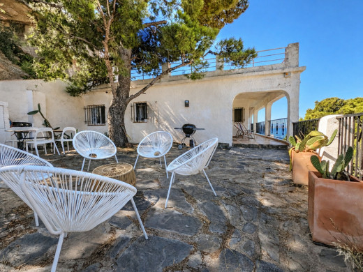 Maison avec vue mer, 6 chambres et 2 garages à Canyelles