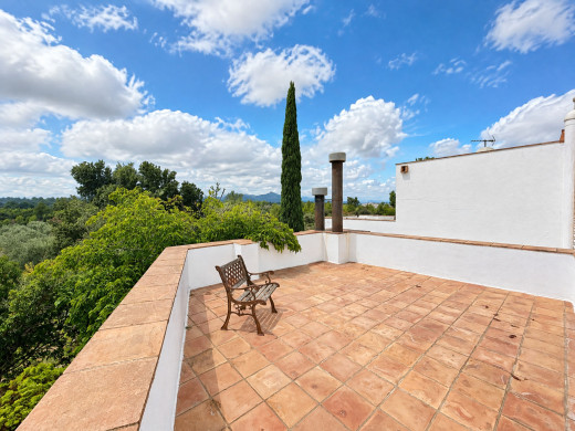 Propriété de standing avec vue spectaculaire