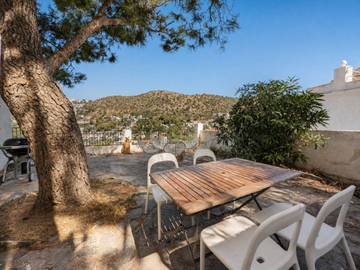 Maison avec vue mer, 6 chambres et 2 garages à Canyelles