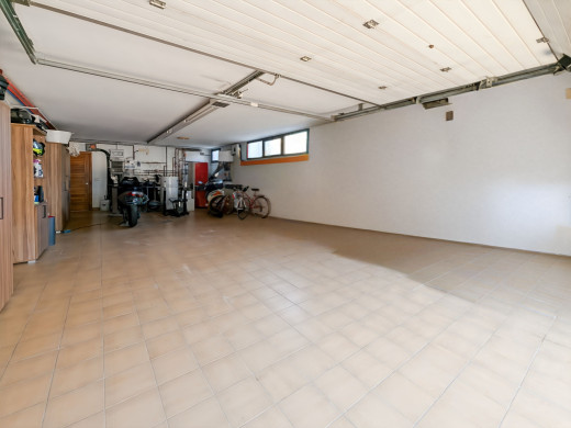 Maison de luxe à l'Escala avec grand jardin, piscine et garage