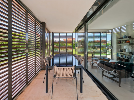 Villa with golf views in Peralada, swimming pool and lift