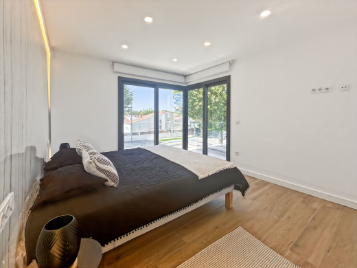 Casa con piscina y garaje en Empuriabrava