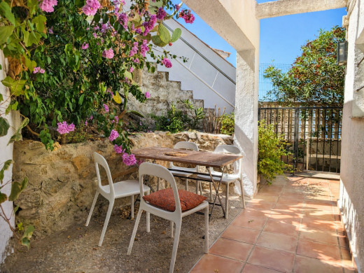 Maison avec vue mer, 6 chambres et 2 garages à Canyelles