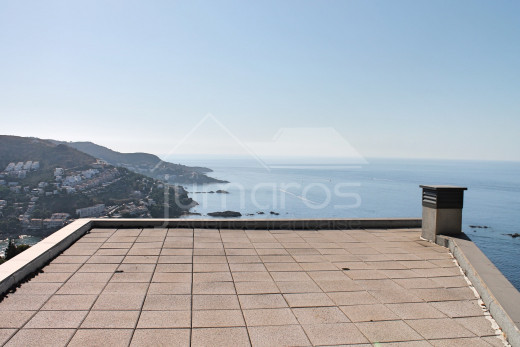 Villa de 4 habitaciones, piscina con vistas al mar y garaje