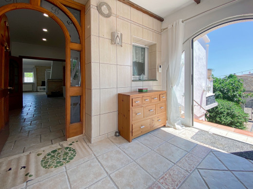 Belle maison avec piscine dans un quartier calme à Mas Boscà, Roses