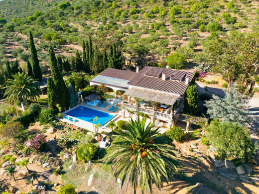Propiedad con encanto en Pau: 9500 m², piscina, naturaleza y vistas
