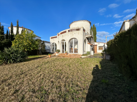 House with private mooring in Empuriabrava