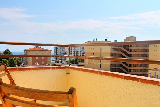 Apartamento vistas mar y montaña cerca de la playa con parking
