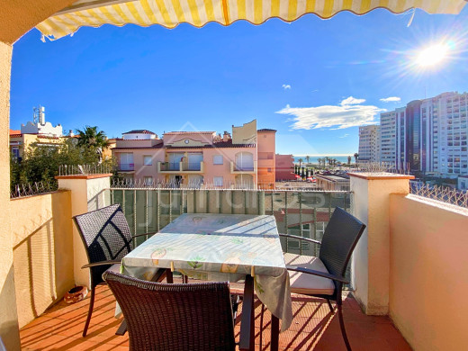 Piso con vistas al mar y parking privado en Empuriabrava