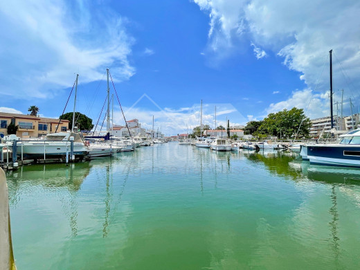Amarre de 15m * 4,3m en vente à Santa Margarita, Rosas