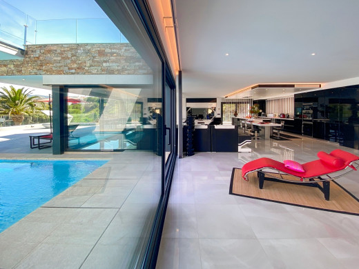 Luxury villa with impressive sea views on the first line in Llançà