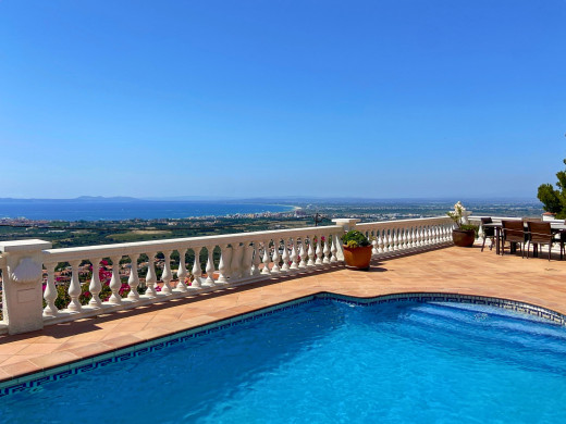 Villa avec de magnifiques vues mer et appartement indépendant à Mas Fumats, Roses