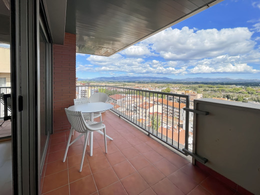 Luxuswohnung in Figueres mit 2 Parkplätzen und Abstellraum
