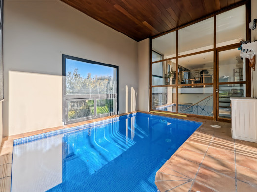 Maison de luxe à l'Escala avec grand jardin, piscine et garage