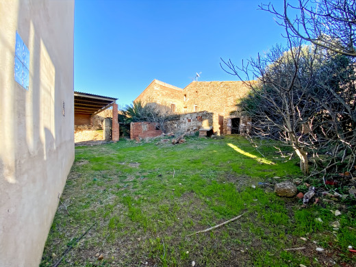 Maison historique à rénover à La Tallada d'Empordà