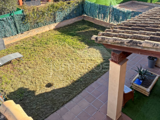Maison en vente à Empuriabrava avec jardin et garage