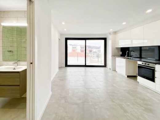 Appartement neuf en duplex à 300m de la plage, à Roses
