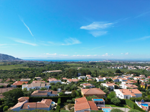 Haus mit Meerblick und großen Außenbereichen in Mas Fumats
