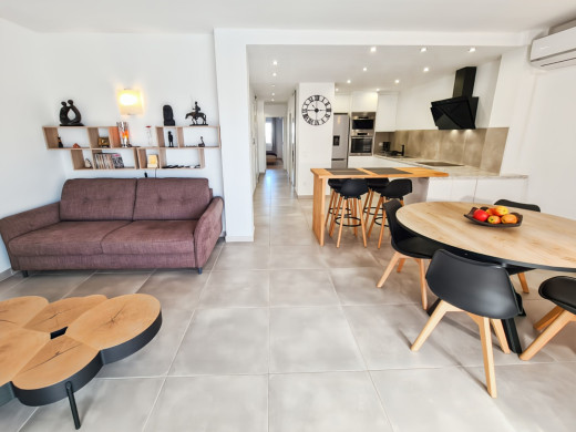Appartement rénové vue canal et licence touristique à Empuriabrava, proche plage