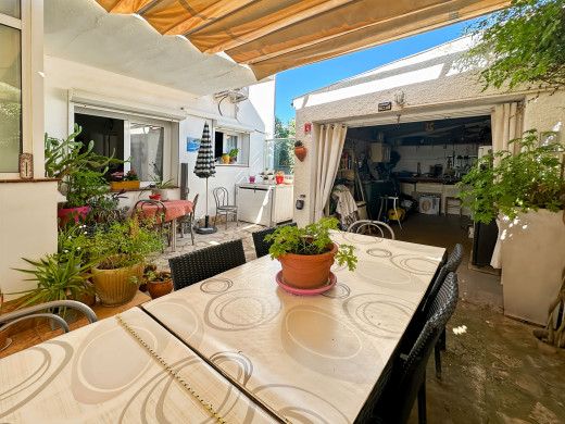 Maison à 100 m de la plage de Riells, avec jardin et terrasses