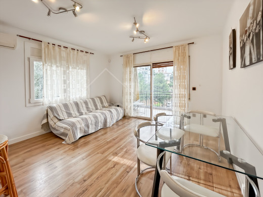 Helle Wohnung mit Meerblick in Roses