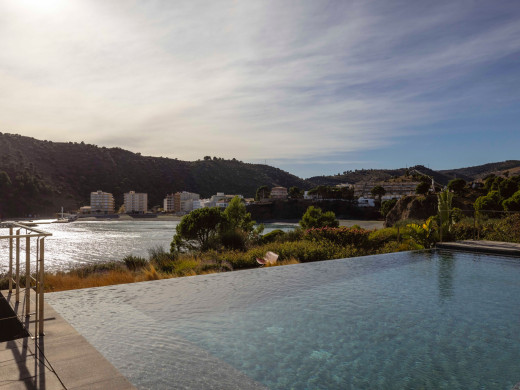Villa de luxe en première ligne de mer à Colera