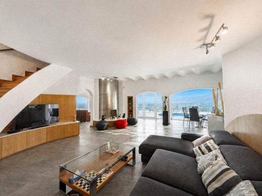 Villa excepcional con vistas panorámicas y total privacidad en Roses