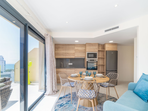 Atico con 2 habitaciones cerca de la playa