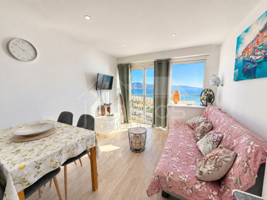 Appartement avec licence touristique en première ligne de mer
