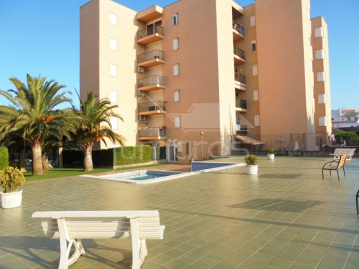 2 chambres, 60m2, piscine et parking