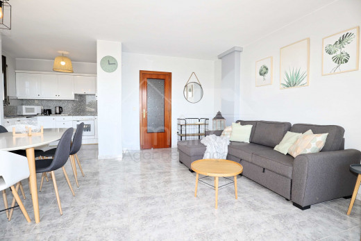 3 habitaciones, primera línea, vista mar, piscina y parking