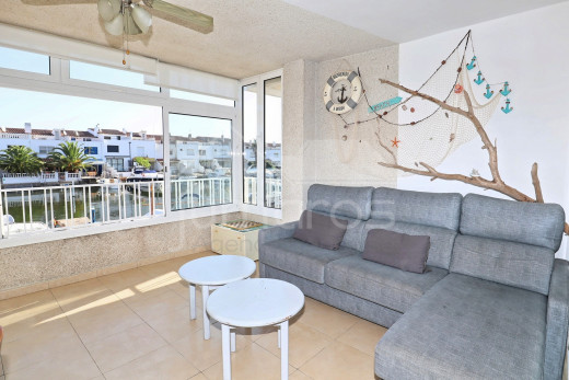 Appartement vue canal avec amarre en pleine propriété