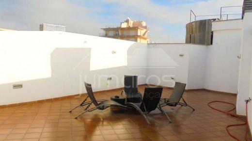 Luxueux appartement avec terrasse panoramique de 60 m2 vue mer et montagne.
