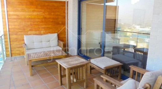 Luxueux appartement avec terrasse panoramique de 60 m2 vue mer et montagne.