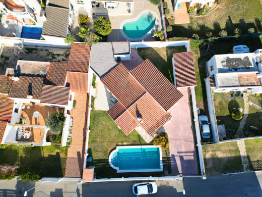 Charmante maison de plain-pied avec piscine à Empuriabrava