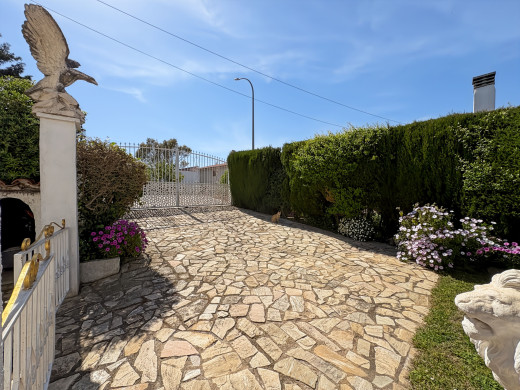 Villa with private mooring and boat garage in Empuriabrava