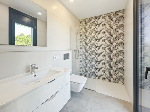Casa con piscina y garaje en Empuriabrava