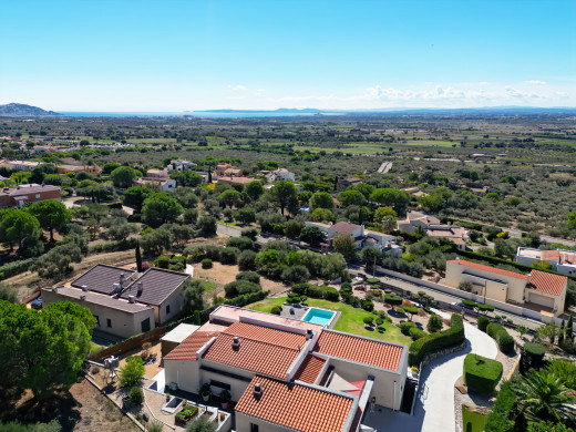 Villa de plain-pied avec vue mer, dans le meilleur quartier de l’Alt Empordà