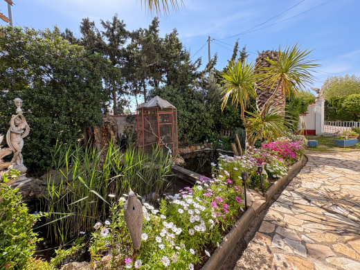 Villa with private mooring and boat garage in Empuriabrava