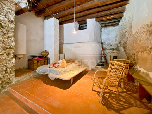 Maison traversante au coeur du village de Vilamaniscle, Espagne