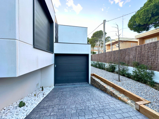 Villa neuve à Llançà, vue mer à 50 mètres de la plage