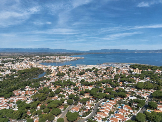 Maison avec piscine, terrasses et garage à L'Escala